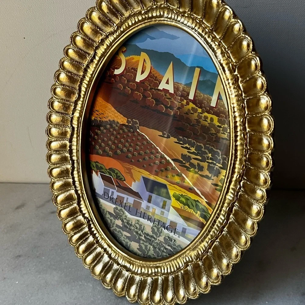 Gold Ornate Oval Picture Frame for 5”x7” photo